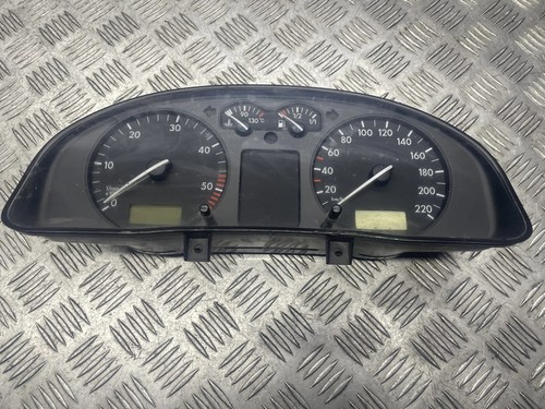 VW PASSAT B5 3B2 Kombiinstrument 3B0919880D 1.90 Diesel 81kw 1999 25780917