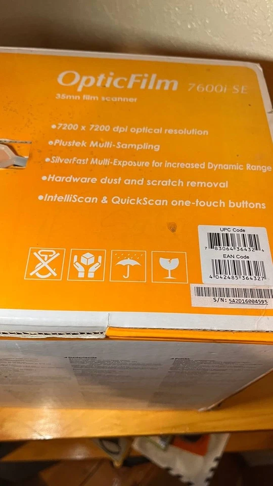Escáner de película PLUSTEC OpticFilm 7600i SE 35 mm - 7200 x 7200 DPI, caja abierta completa Foto 4 de 4