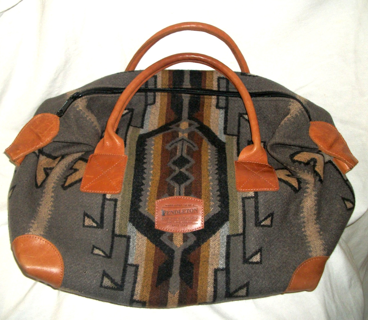 PENDLETON WOOLEN MILLS WOOL LEATHER WEEKENDER BAG… - image 1