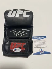 Khamzat Chimaev Signed UFC Glove BECKETT BAS COA BORZ Auto IP Autographed dd