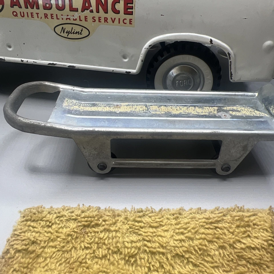 Vtg Pressed Steel NYLINT Ford AMBULANCE Van W/ Stretcher & Original BOX #6700 - Image 4 of 4