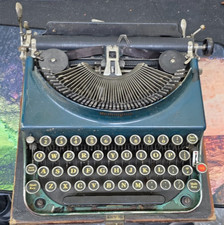 Remington Portable Manual Typewriter Green With Case thumbnail