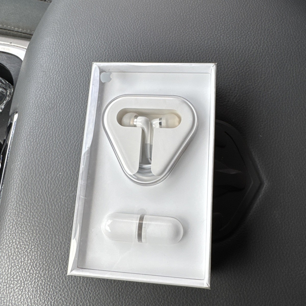 イヤホン Apple In-Ear Headphones MA850G/A s-l400.jpg
