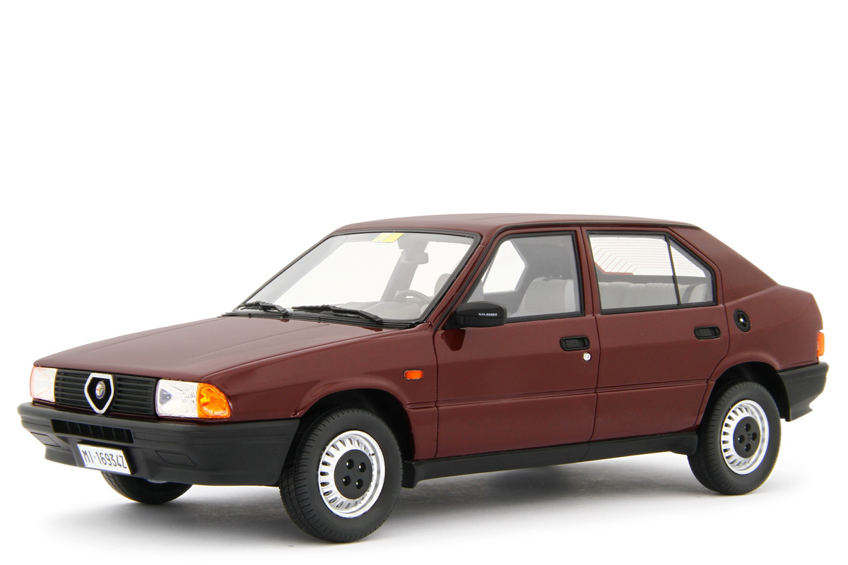 Alfa Romeo 33 1.3S 1985 Laudoracing 1:18 modèle réduit sans décoloration