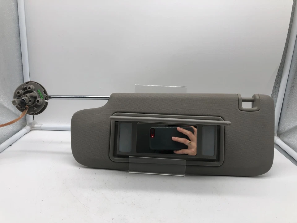 Chevrolet Malibu 2016-2023 conductor parasol gris iluminado OEM A01B46006 Foto 4 de 4