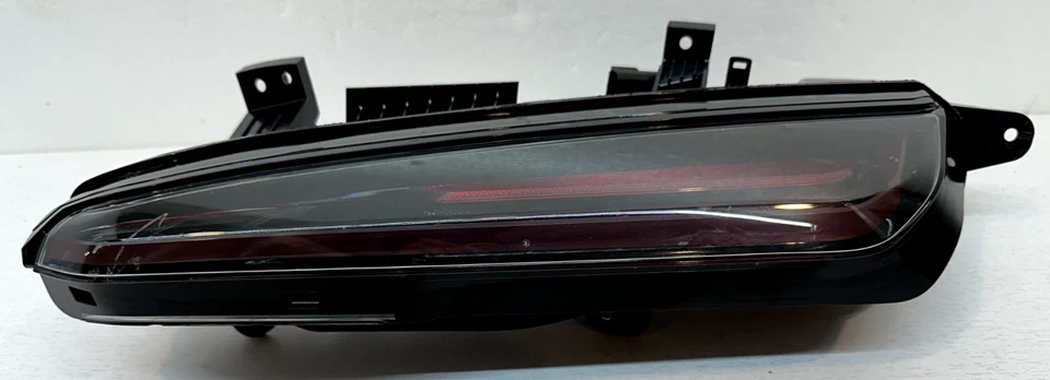 Conjunto de intermitente trasero derecho Cadillac Lyriq 2023-24 pieza OEM # 86574329 Foto 2 de 4