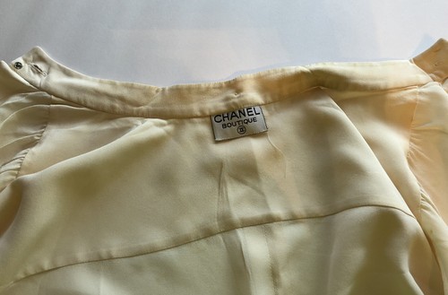 Auth CHANEL Boutique Cream Silk Blouse 11 CC Buttons Size 42 - 第 10/12 張圖片