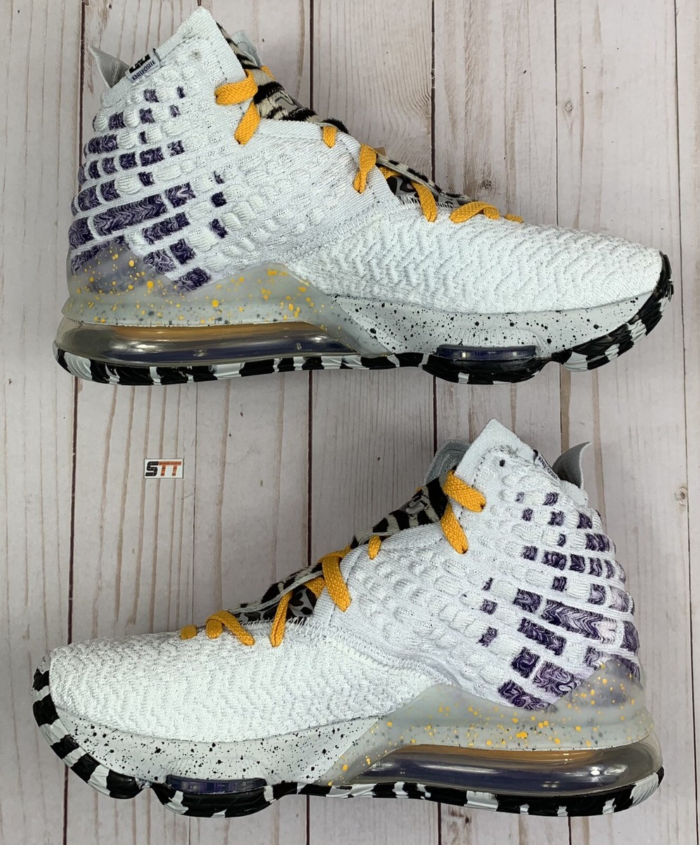 Nike Lebron 17 XVII Bron 2k Playoffs NBA GAMER Mens Size 6.5  display picture 1