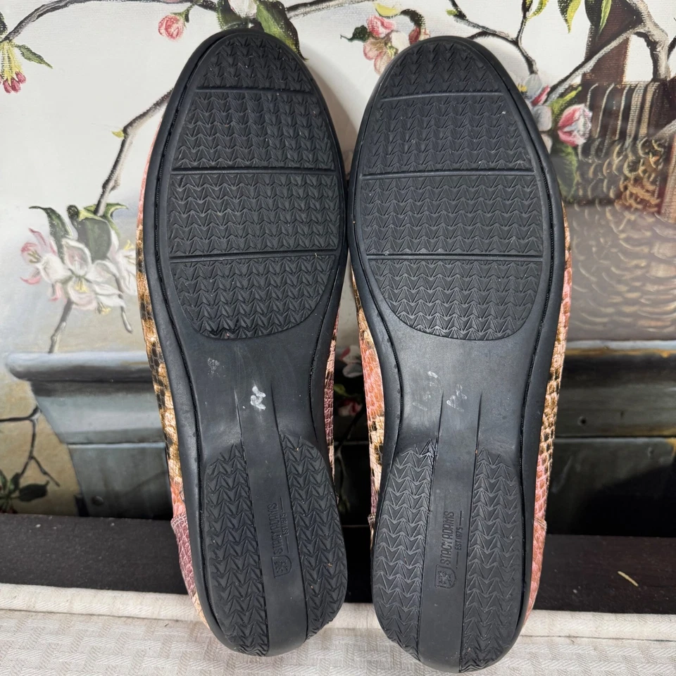 Mocasines Stacy Adams Para Hombre Talla 9.5M Rosa Estampado Serpiente Forro de Cuero con Acento de Metal Foto 4 de 4