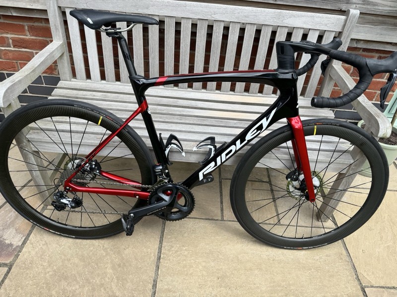 Ridley Fenix SLiC Carbon Road Bike Black /Red. Shimano Ultegra Di2.