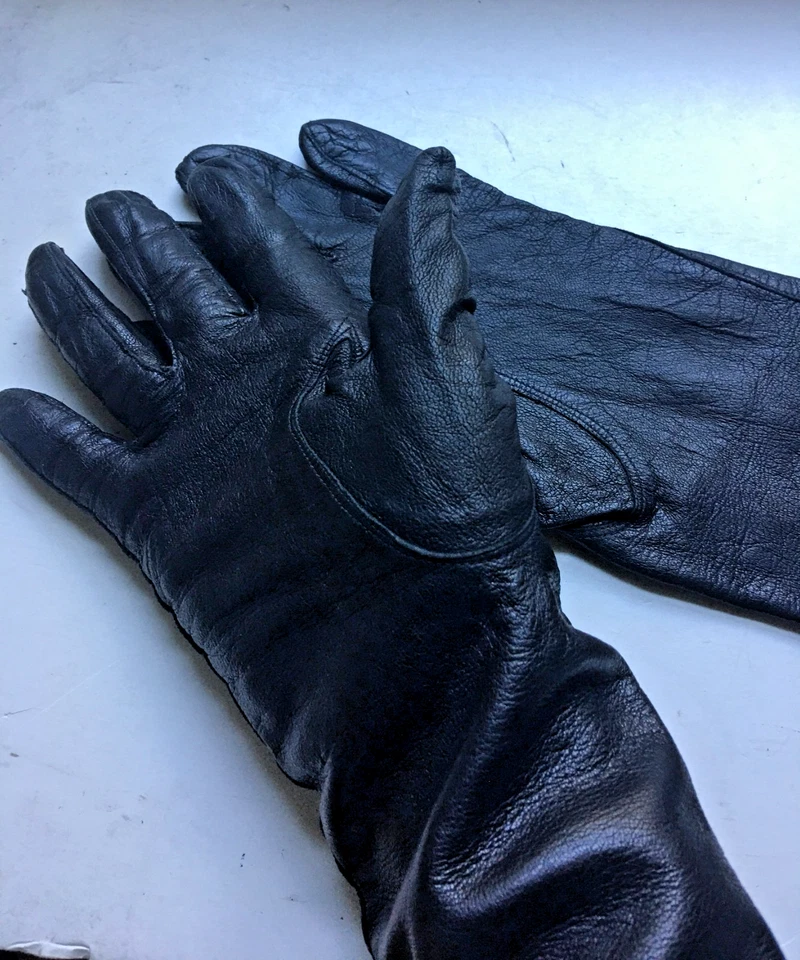 Vintage Italian Classic Long Sleeve Black Leather Gloves Silk Lined Italy Made - Image 3 of 4