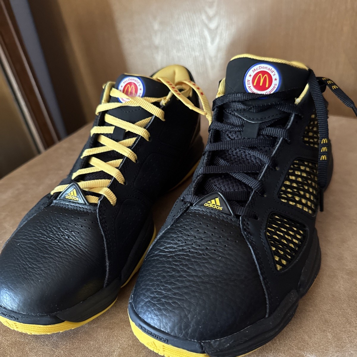 シューズ(男性用) ADIZERO ROSE 1 RESTOMOD TEAM YELLOW s-l400.jpg