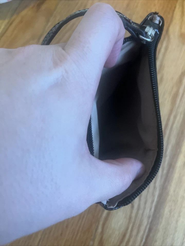 Muñequera pequeña Nine West con estampado de números excelente estado Foto 4 de 4