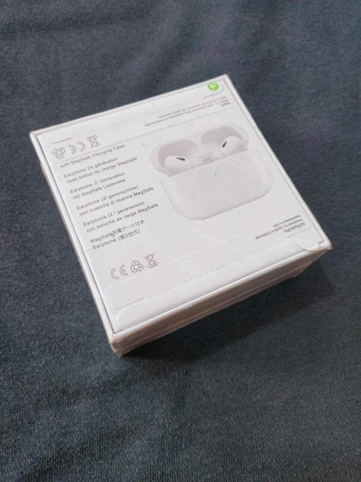 AirPro2 (2generazione) con custodia di ricarica MagSafe (USB-C) - Image 2 of 4