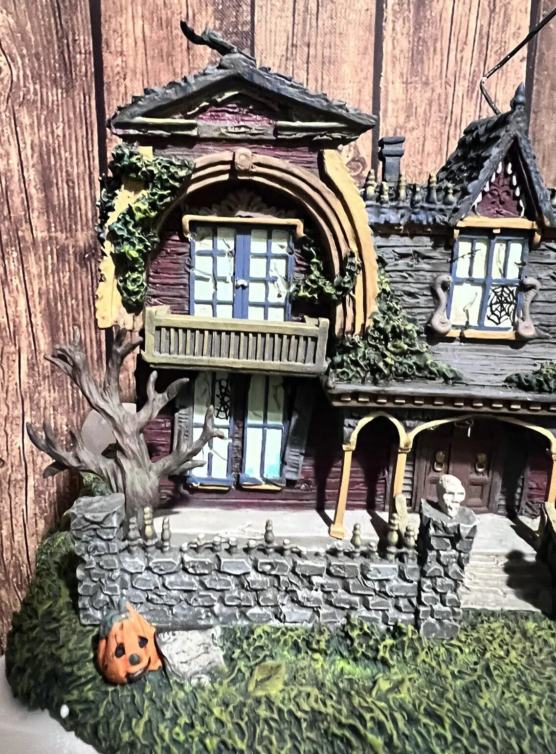 Department 56 The Munsters Hawthorne Village "1313 Mockingbird Lane