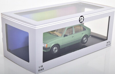 Triple9 1:18 Opel Kadett D Année de construction 1984 vert clair