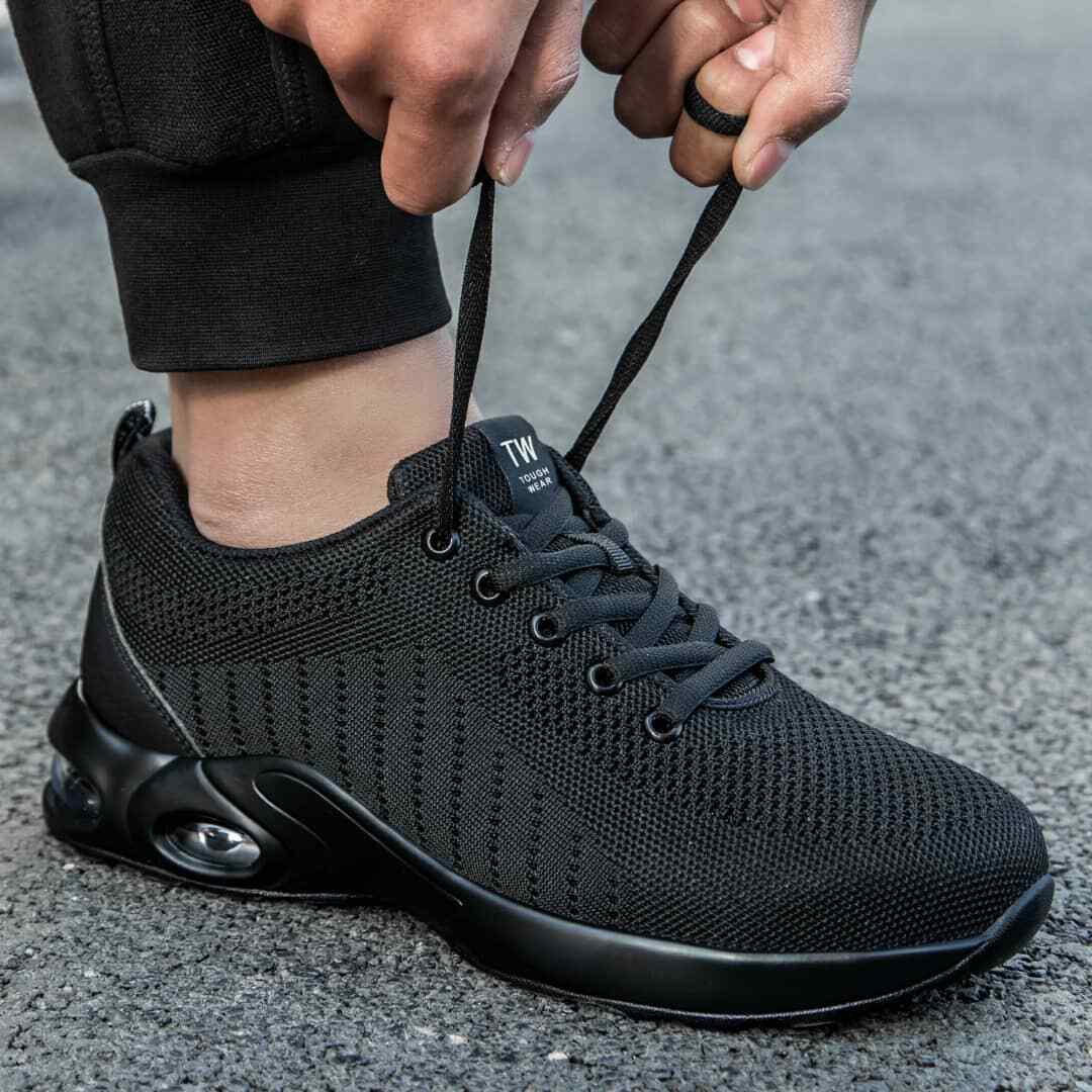 metal toe trainers