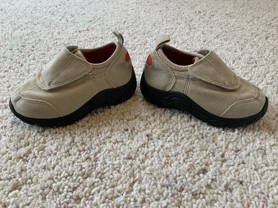 Sapatos masculinos Baby Gap tamanho 6 - Imagem 4 de 4