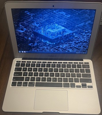 Apple MacBook Air 11 in 2011 Silver/Intel Core i5 1.60 GHz, 64 GB 4GB Linux mint