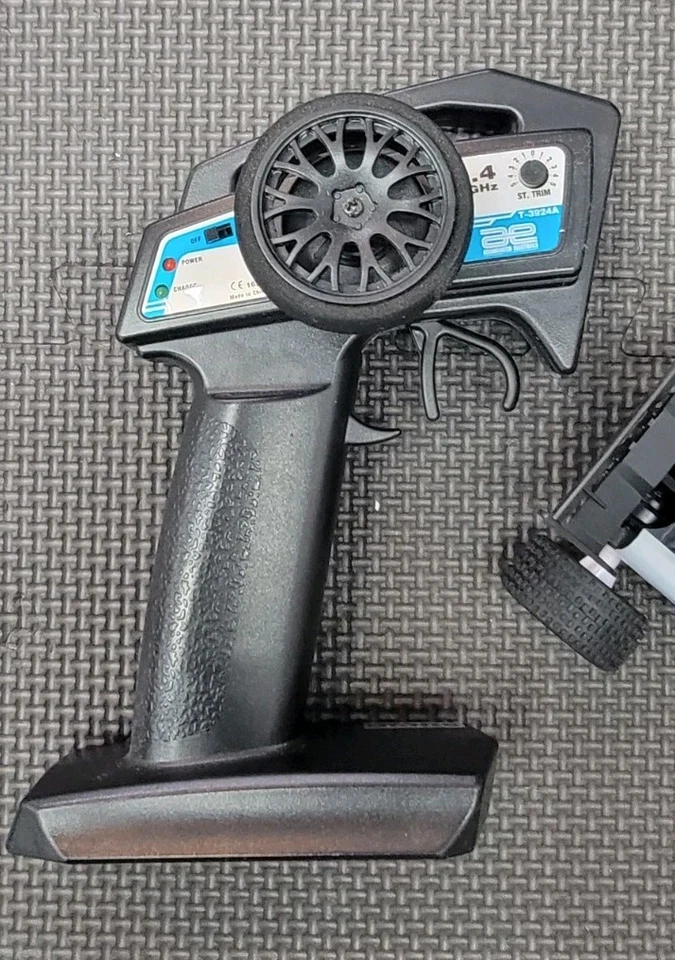 New TR28 1:28 Scale Team Associated RTR Truggy Mini RC Truck RC10 Rare TR-28 Car - Image 2 of 4