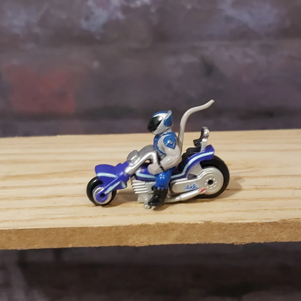 1993 Galoob Micro Machines BIKER MICE FROM MARS COLLECTION #1 65880 - Image 3 of 4