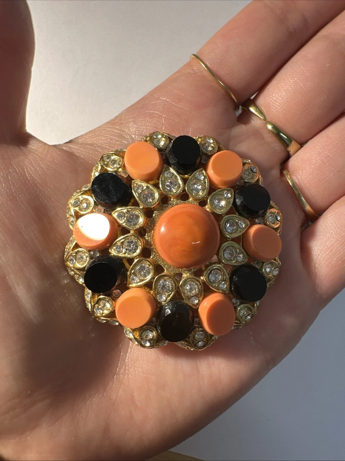 Broche Fleur ? Dorée / Corail / Noire Avec Strass Blanc Bijoux Fantaisie