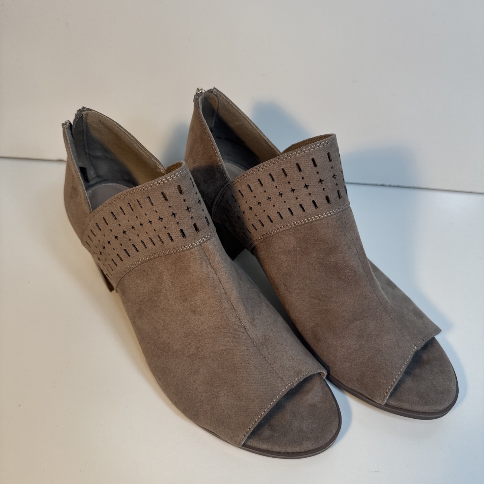 Xappeal Ashe Women’s Ankle Boots  Sz 10 Peep Toe Block Heel Brown Faux Suede