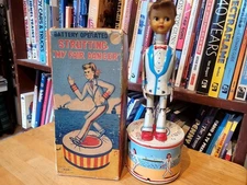NICE VINTAGE 1950'S HAJI TIN LITHO  WIND UP  STRUTTING 'MY FAIR DANCER'  in BOX