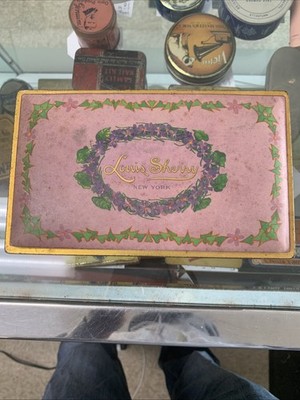 Louis Sherry New York Vintage Hinged 1 pound Candy Tin Box Pink Violets