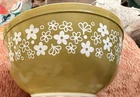 #40 Green Crazy Daisy Spring Blossom 1/2 Qt Bowl Vintage Pyrex