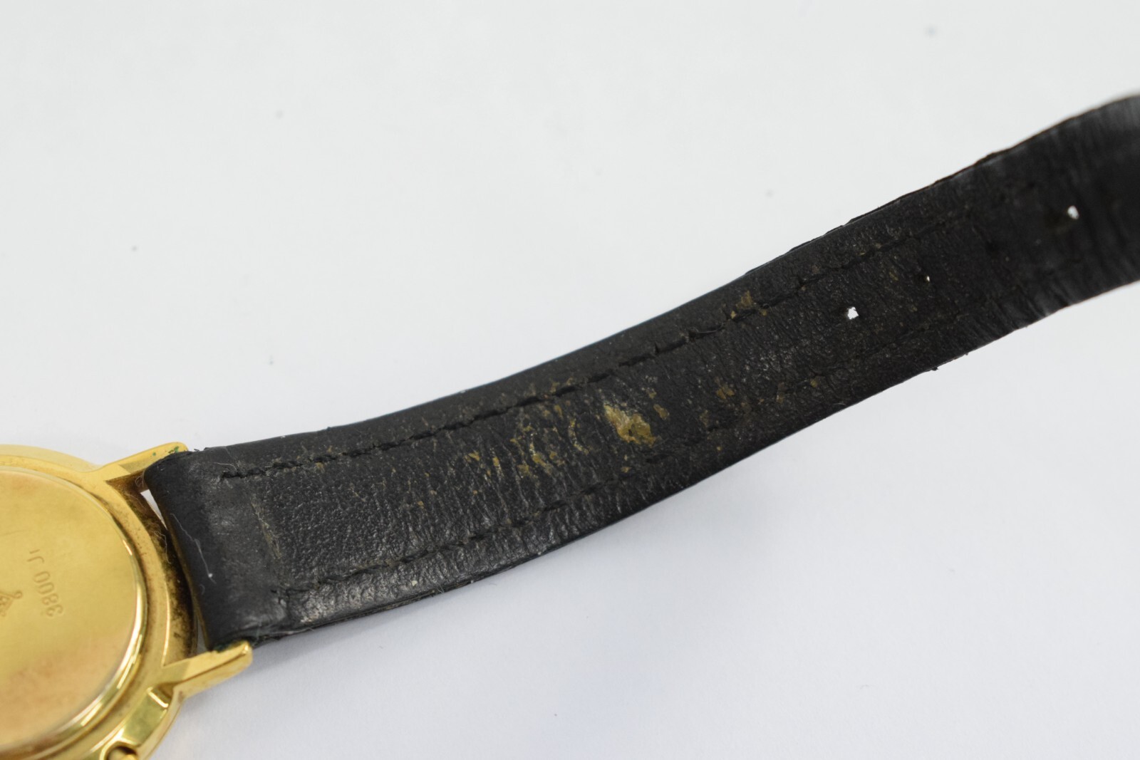 Vintage Gucci Women's Wristwatch Model 3800 Jr Gold Tone Black Leather