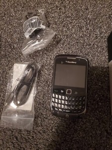 Gebrauchtes BlackBerry Curve 9300 Smartphone - 2,0 MP Kamera - Schwarz Pin Code gesperrt Bo
