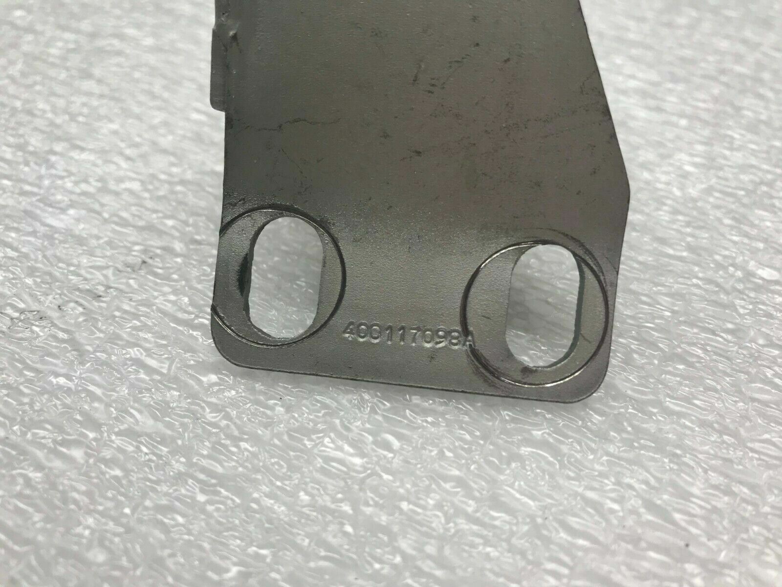 LAMBORGHINI GALLARDO DRIVER LEFT UPPER OIL COOLER BRACKET OEM 400117098A