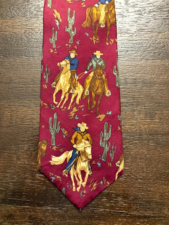 Corbata de cuello ajustable 100 % seda italiana estampado vaquero caballos ultra rojos vintage EE. UU. Foto 2 de 4