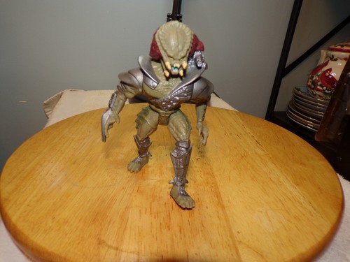 Lot of 6 Predator Action Figures plus Wild Boar Alien with Attack Spikes - Picture 16 of 24
