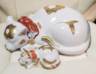 VTG Japanese Kutani like SLEEPING CAT & 'KITTEN'; EXC COND; Hand Painted 13.5"