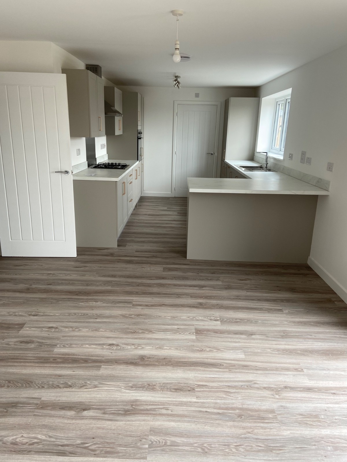  BRAND NEW KITCHEN UNITS AND APPLIANCES