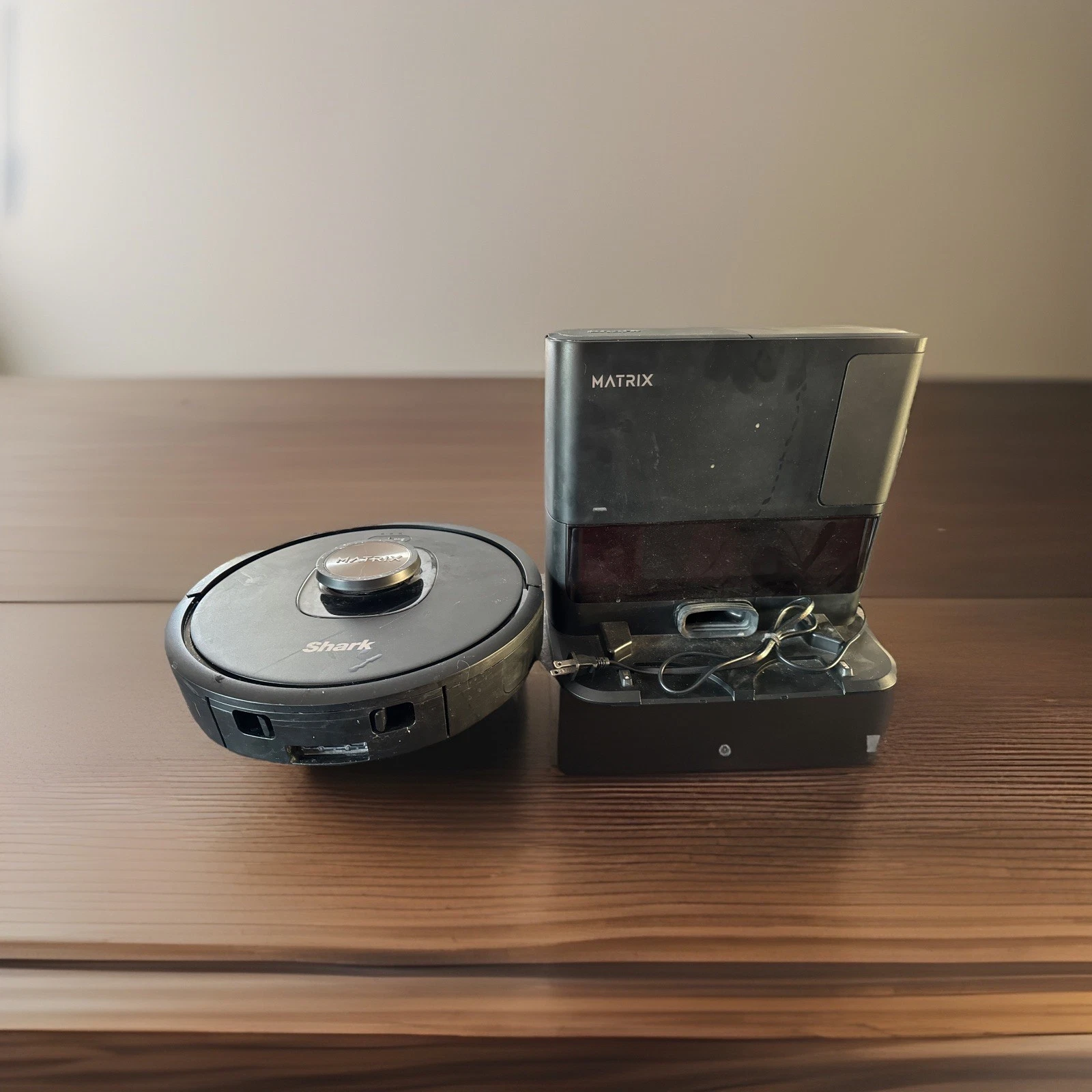 Shark Matrix Robot Vacuum RV2310 carpet and hardfloors (Lightly Used)
Opens in a new window or tab