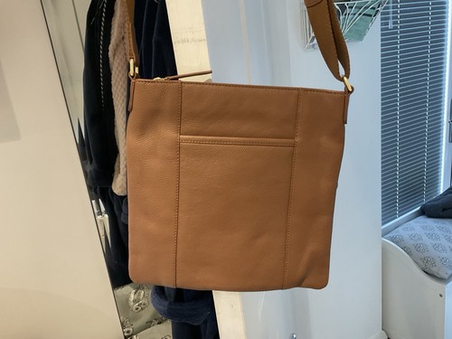 Pure Luxuries Soames Pure Leather Tan Cross Body Bag - Picture 5 of 13