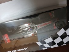  Minichamps 530131805 1 18 McLaren MP4 28 2013 J Button F1 Model Car 