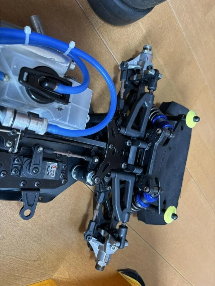 Kyosho 1/8 Scale Inferno GT2 Corvette RC Car - Bild 4 von 4