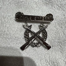 USMC badge- RIFLE EXPERT OEC-2-81-1 Double Back Military Pin. Lot 17