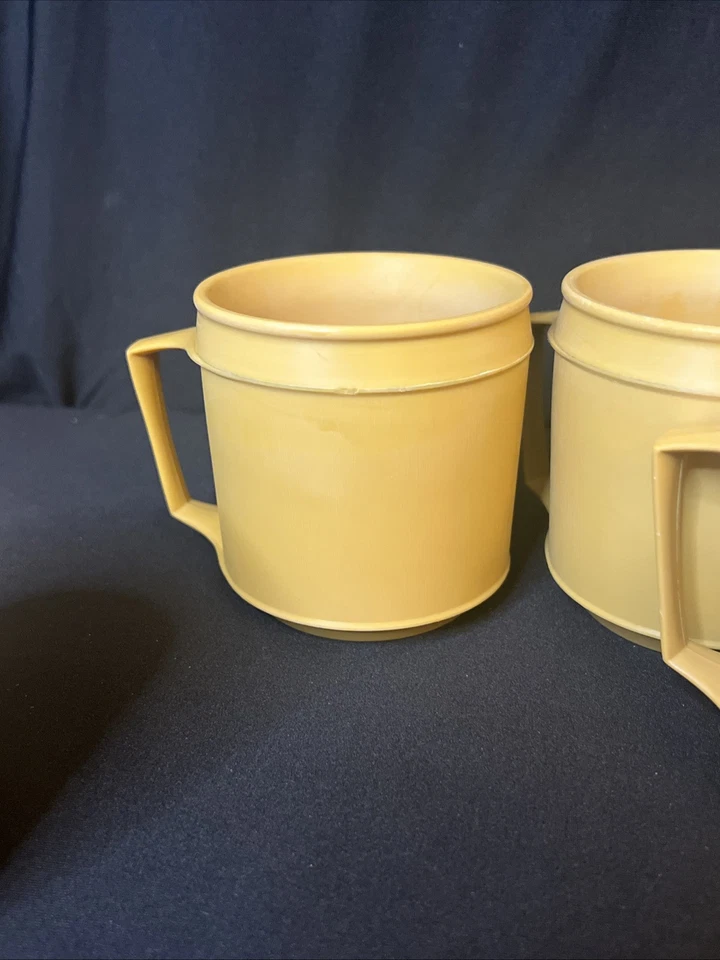 Vintage Aladdin Industries Plastic Stackable Coffee Mugs, lot of 6, Yellow - Image 3 of 4