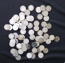 Lot Of 73 Pre-1967 Silver Candian Dimes / Ten Cent, plus 12 1967-68 