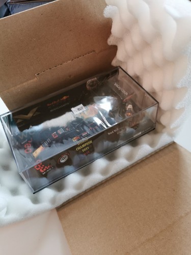 2021 Max Verstappen Red Bull RB16B Abu Dhabi W.C. - 1/43 Minichamps Fanshop - Picture 6 of 6