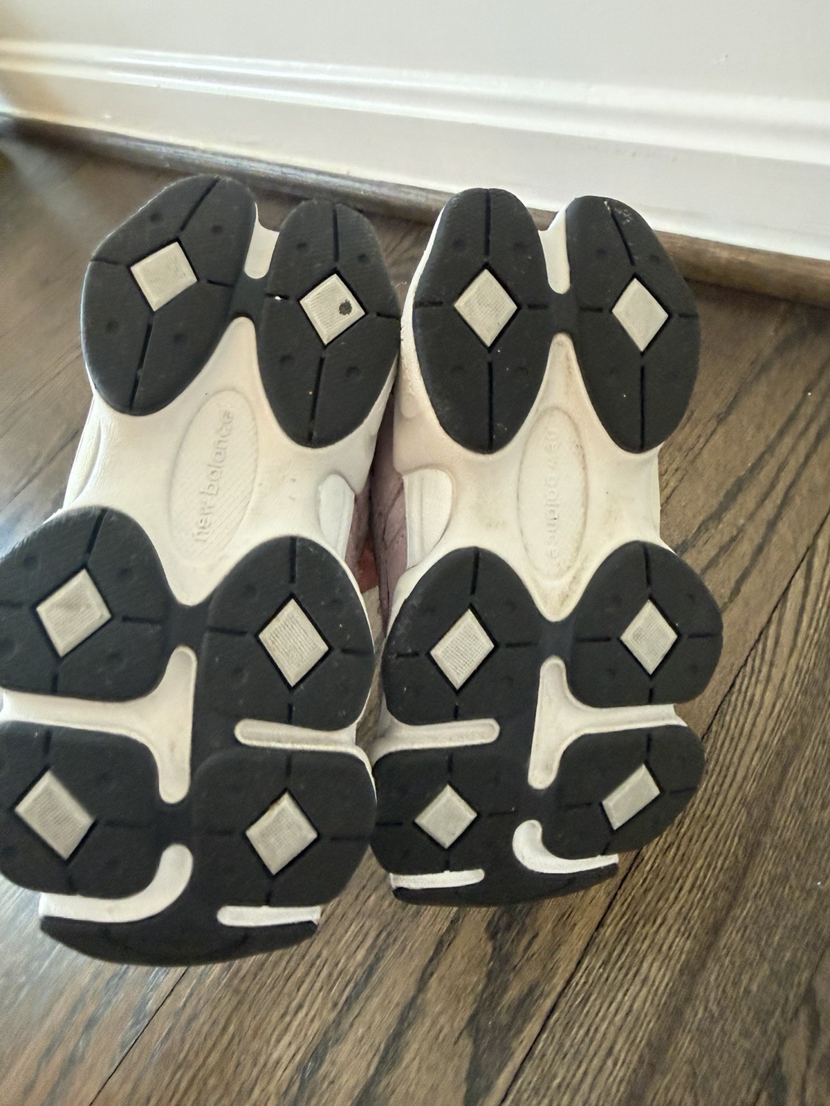 New Balance 9060 Little Girls Pink/purple Sz 9c Bungee Laces thumbnail 5