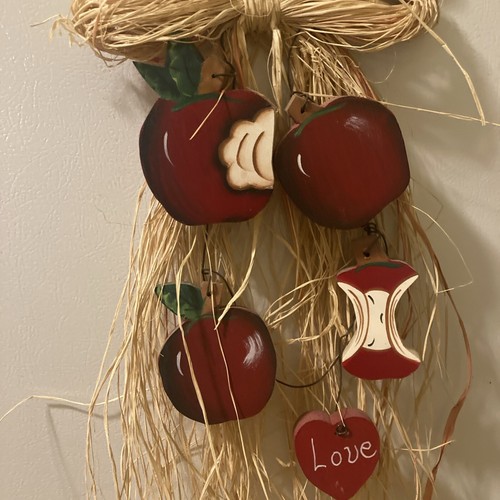 De Colección Madera Roja Manzana Recortes Colgante de Pared Decoración Kitsch Country Chic Primitivo - Imagen 2 de 5