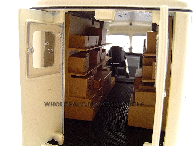 1961 DIVCO DI STEP DELIVERY VAN MODEL 70 1:34 MODEL BY UNIQUE