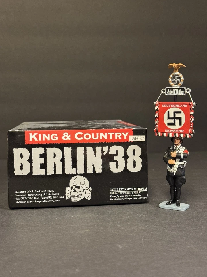King & and Country LAH037 SS Standard Bearer - W/ BOX (Retired 2009) - Image 1 of 4