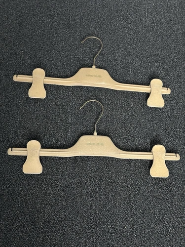 Lotto di 2 ganci Miu Miu. (1)